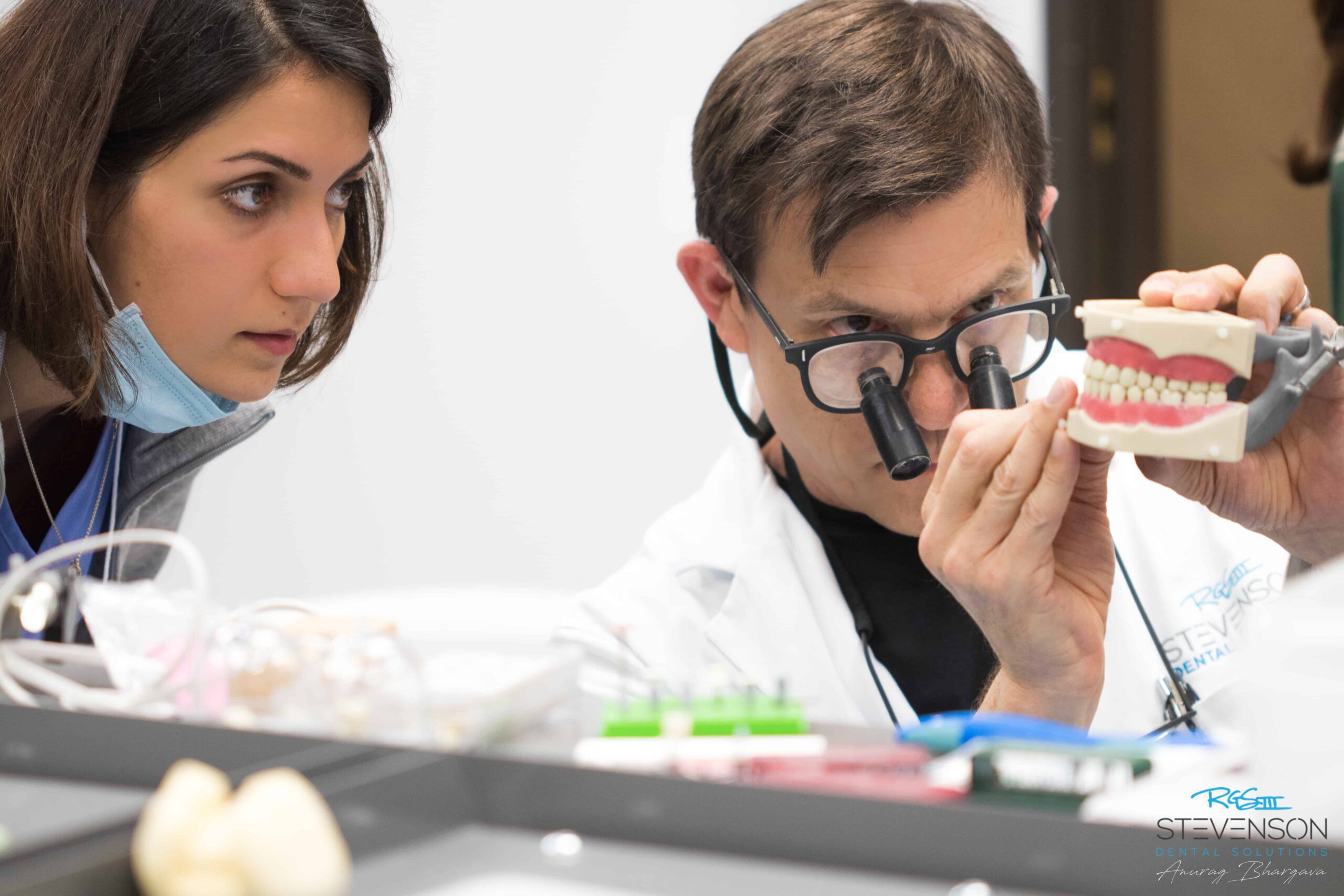 International dentist participating in a mentored clinical preceptorship within a U.S. dental practice